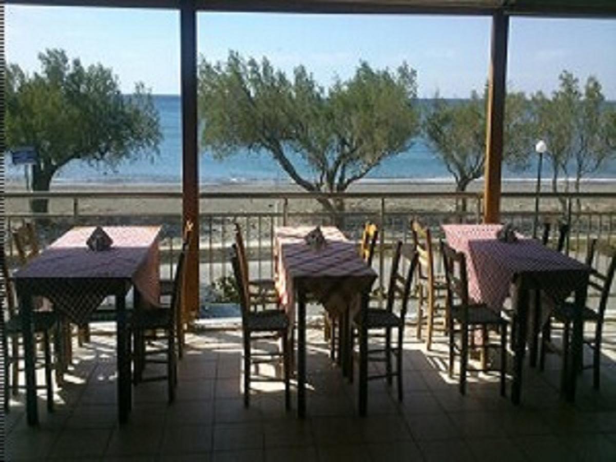 Apollon Aparthotel Tsoútsouros Buitenkant foto