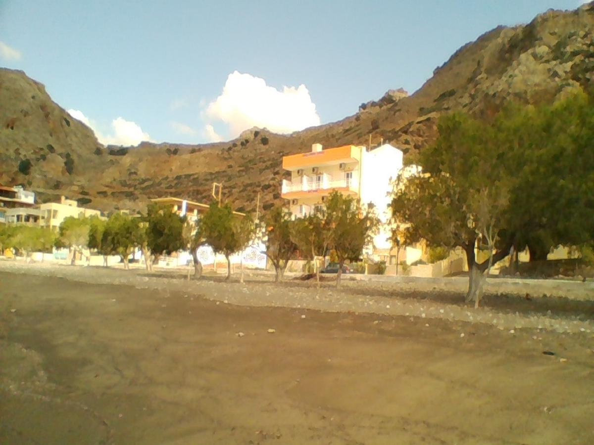 Apollon Aparthotel Tsoútsouros Buitenkant foto
